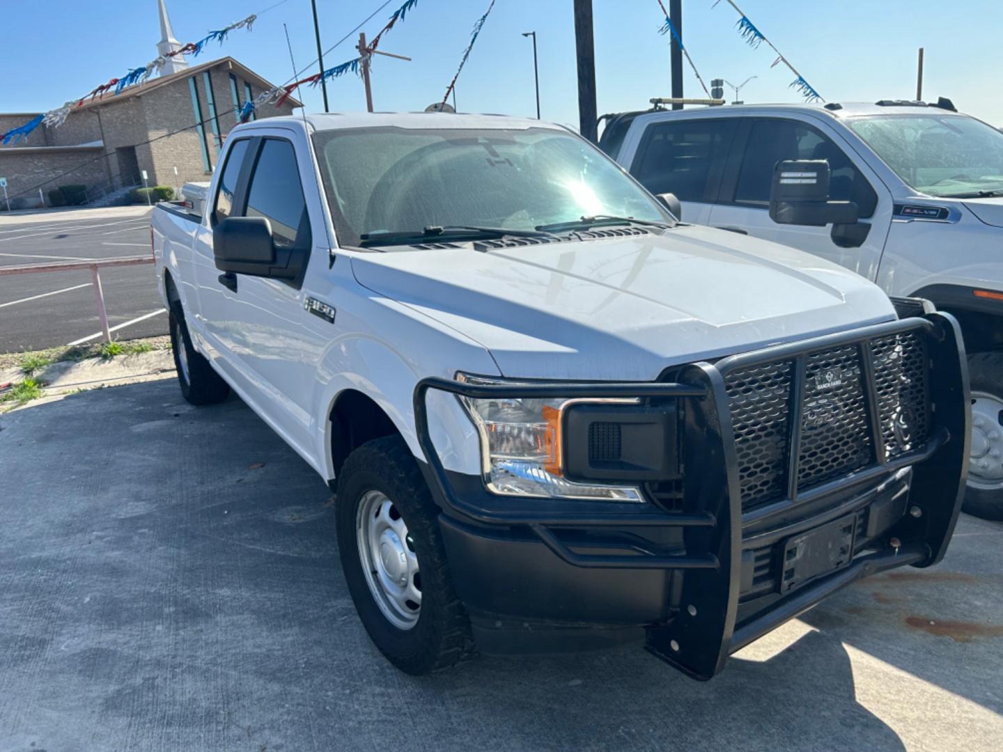2019 White Ford F-150 XL SuperCab 6.5-ft. 4WD (1FTFX1E52KK) with an 5.0L V8 OHV 16V engine, 6A transmission, located at 1687 Business 35 S, New Braunfels, TX, 78130, (830) 625-7159, 29.655487, -98.051491 - Photo#1